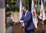 Predsednik Vučić najuspešnijim kadetima VS uručio oficirske sablje sa posvetom i obratio im se