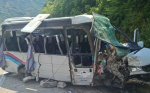 OTKRIVEN UZROK NESREĆE U CRNOJ GORI?! Kombi sa srpskim turistima se PREVRNUO tokom povratka sa Ostroga: Jovana (21) poginula, 16 povređeno - dečak (8) KRITIČNO