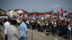 Vučić u Ljuboviji sa narodom: Predsednika dočekali građani sa zastavama i transparentima "Srbija pobeđuje"